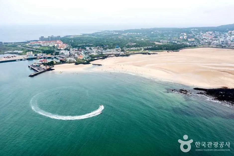 한국관광콘텐츠랩 맑은 날 표선해수욕장